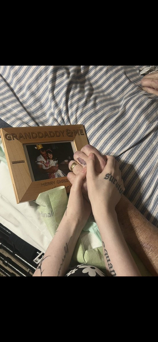 Han 🖤 tweet media