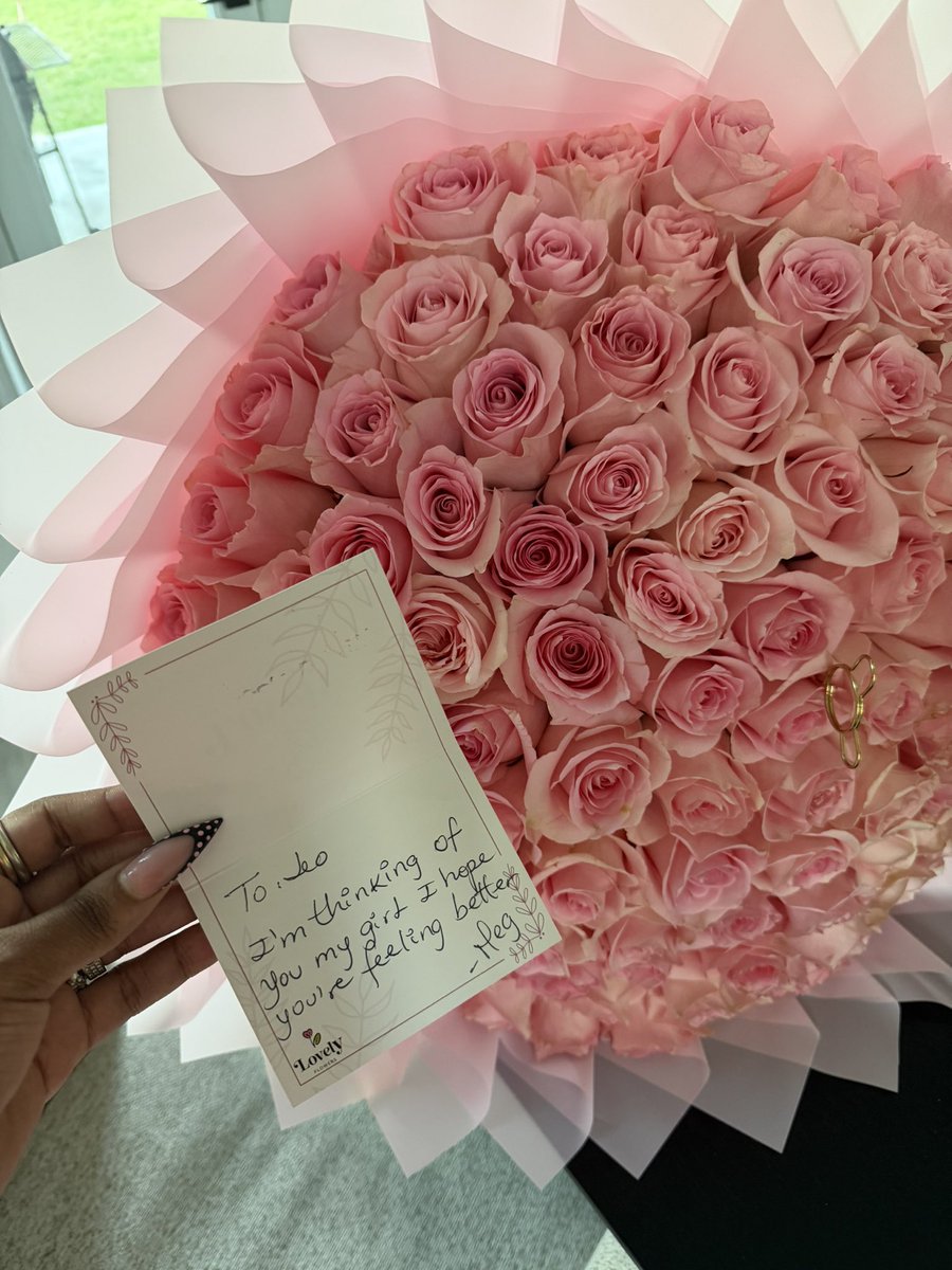 MONALEO 🎀 tweet media