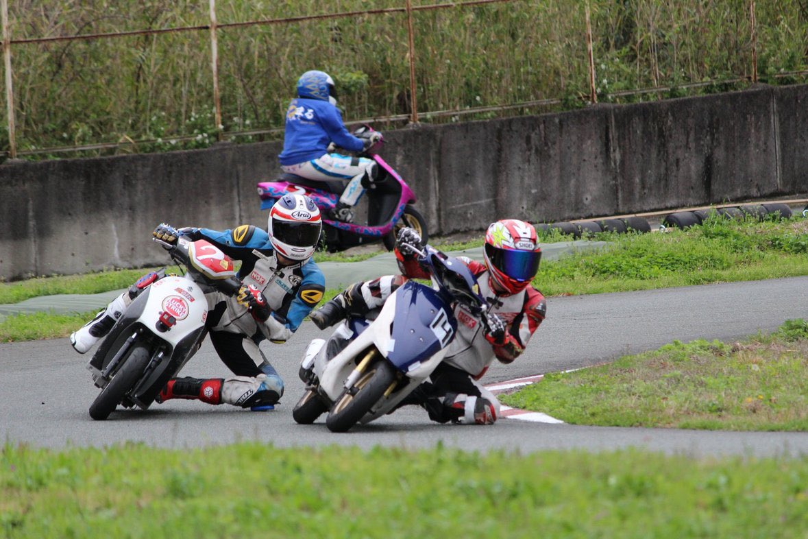 kuremu930's tweet image. 桜を見る会お疲れ様でした！

コースの上り勾配がキツいお陰で名阪の5倍くらい縦卍エグい人になってた気する🤔

割に模擬レース2位やったけども。

最近FN4のレース2位しか取れてへんやんけ😇

 #桜を見る会
 #だもんで