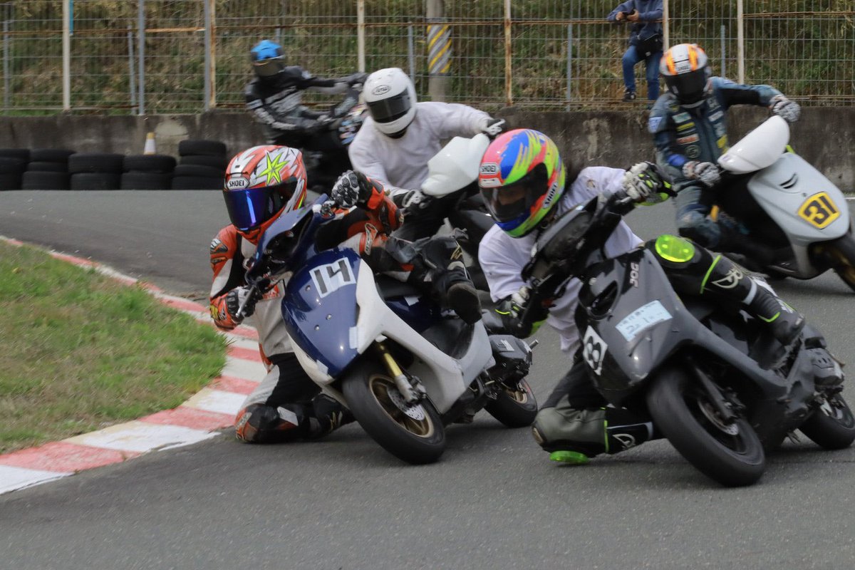 kuremu930's tweet image. 桜を見る会お疲れ様でした！

コースの上り勾配がキツいお陰で名阪の5倍くらい縦卍エグい人になってた気する🤔

割に模擬レース2位やったけども。

最近FN4のレース2位しか取れてへんやんけ😇

 #桜を見る会
 #だもんで