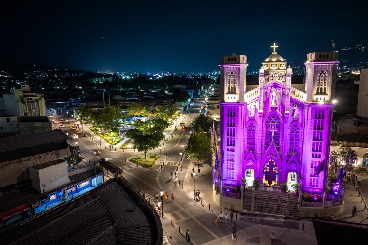 Si alguien en 2018 me hubiera dicho que los mexicanos íbamos a sentir envídia del Salvador no me lo hubiera creído.