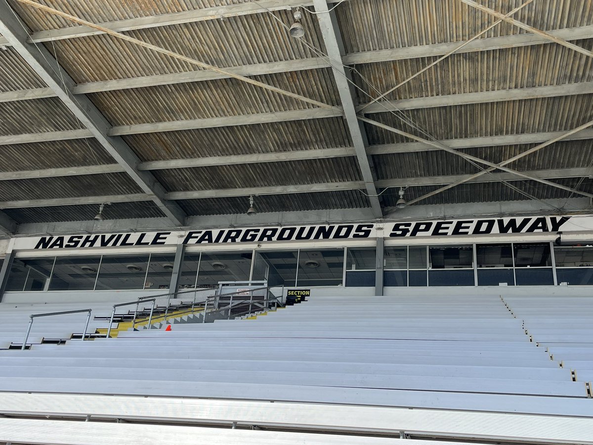 toomuchcountry tweet media