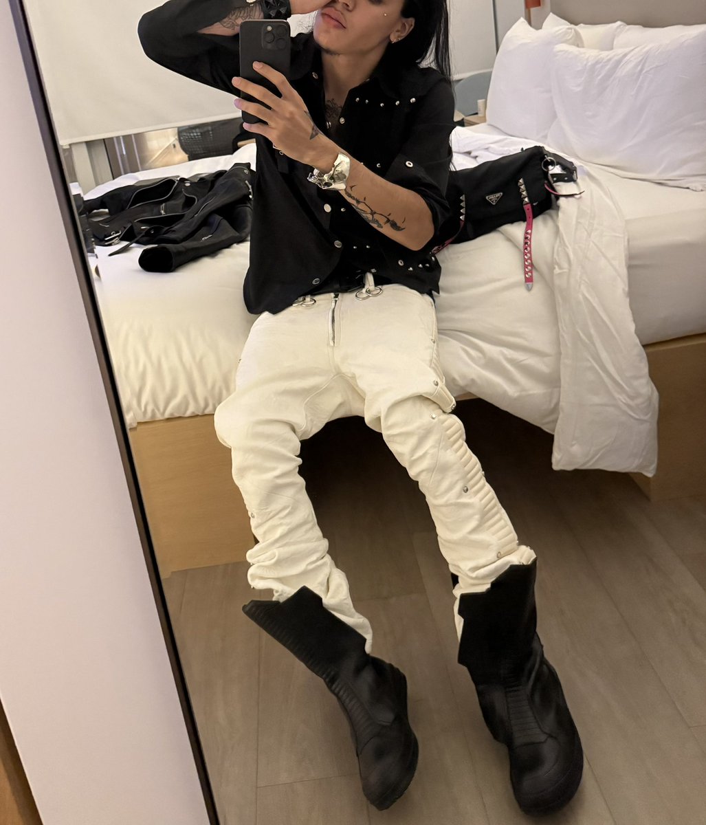 ALIJAH (@vlijahcyrus) on Twitter photo 