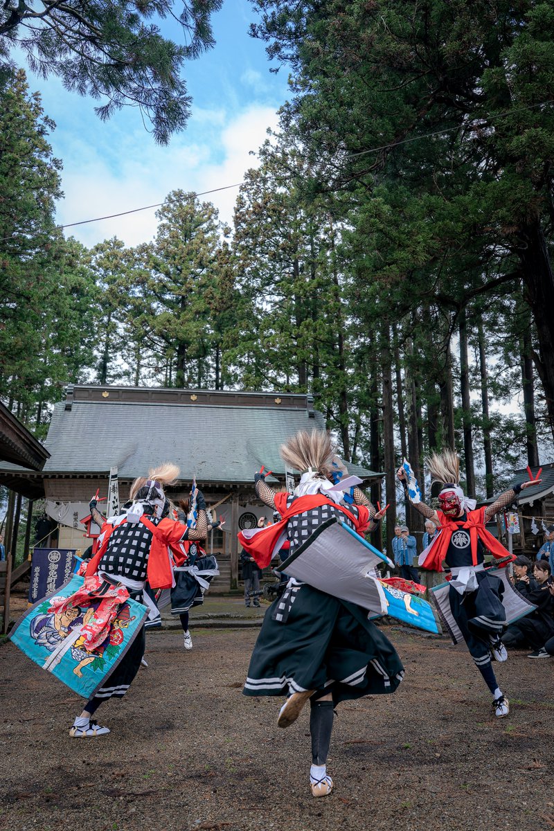 KazMai1107's tweet photo. 江釣子火防祭
江釣子神社にて
御免町鬼剣舞さん
#江釣子火防祭 #御免町鬼剣舞 https://t.co/wp1JE2Bv9N