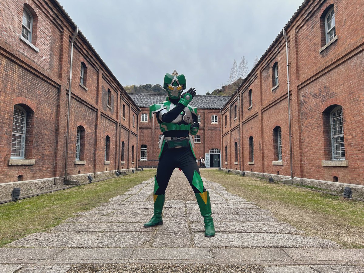 必筆超人ライトロン tweet media