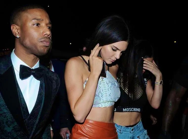 El Hombre tweet media