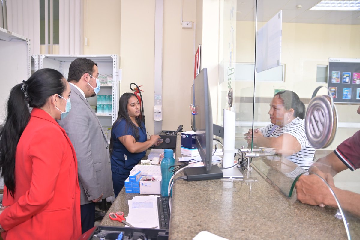 LosRiosIESS's tweet photo. #IESSteInforma | El subdirector nacional de Vigilancia y Gestión de la Información, Marco Bonifaz, visitó el 🏥Hospital Babahoyo para verificar el ✅cumplimiento de protocolos de calidad y evaluar distintas áreas para garantizar una atención segura y eficiente para los pacientes. https://t.co/2uf09ojmSi