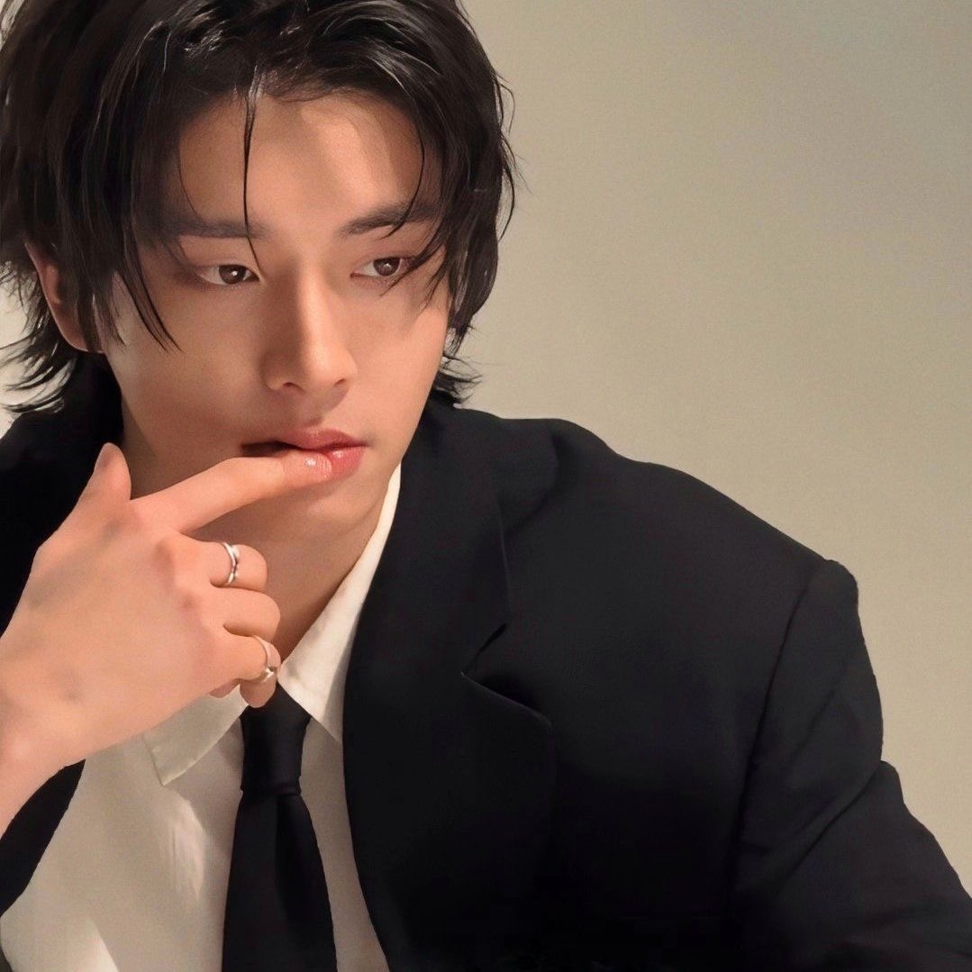 anora ⋆.۶ৎ ̊ ot7 tweet media