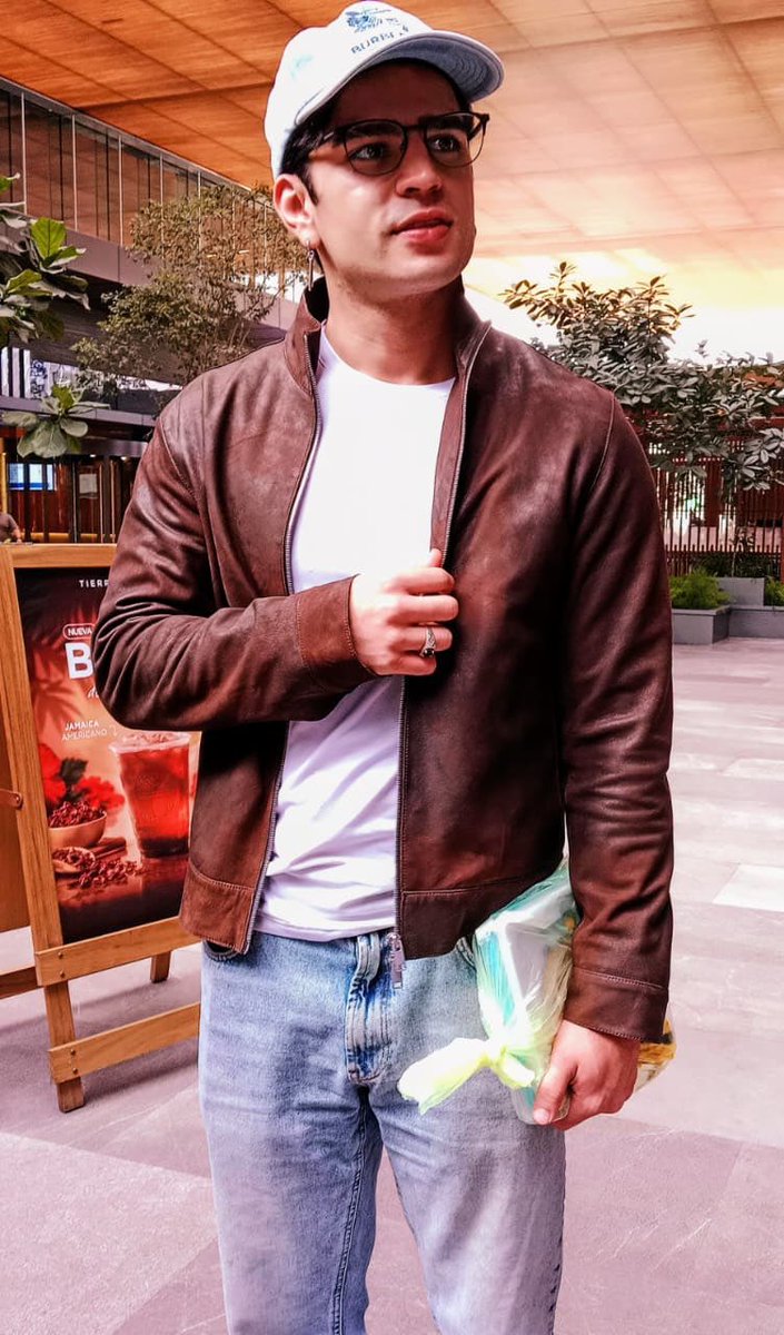 Karla M ☿ 🐱😈 tweet media