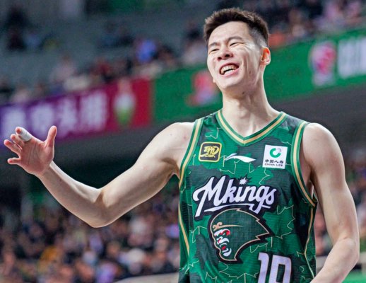 MonkeyKings_fun's tweet image. Meet Guo Haowen 郭昊文 

The Nanjing Monkey Kings' #10 averages 23+ points and was once headed to the NBA draft. When J. Cole joins the team on April 8th, this is the guy he'll be playing alongside.