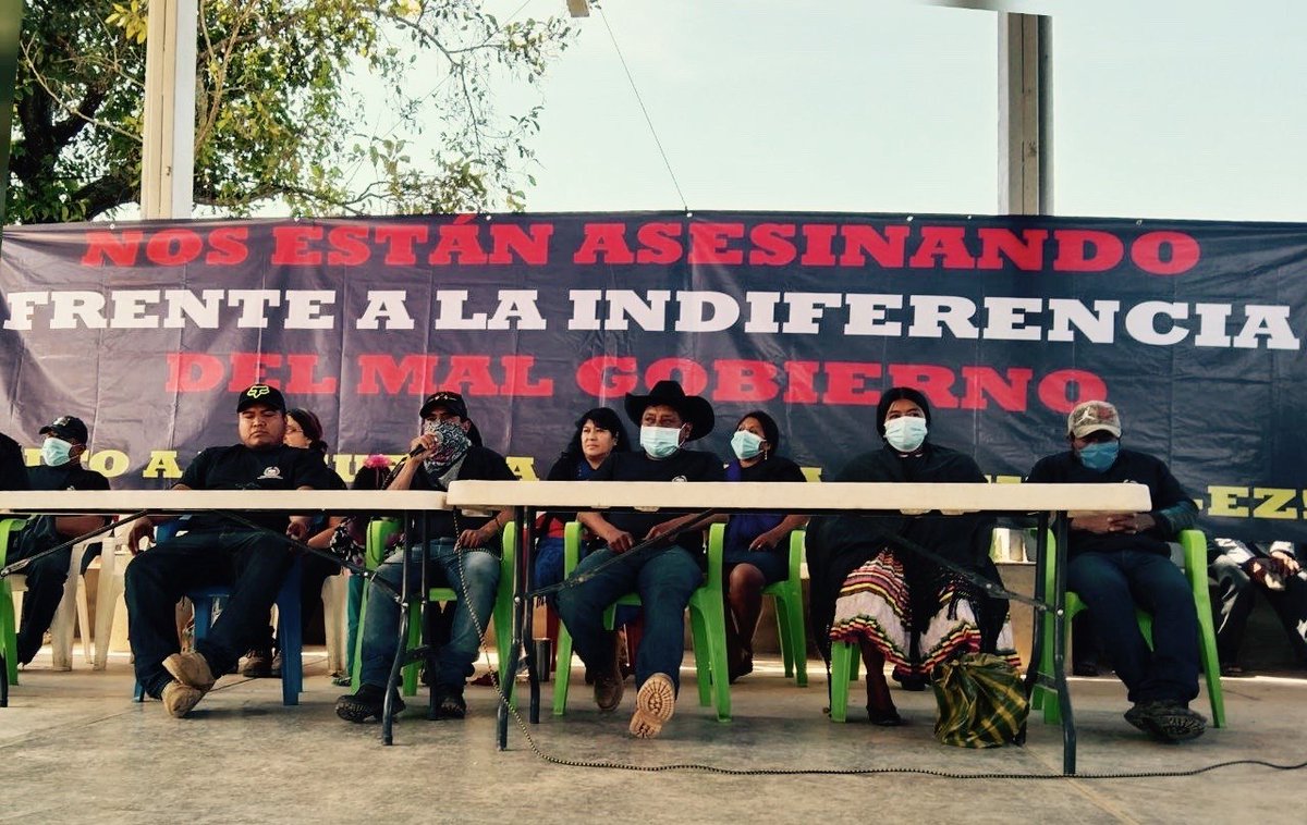 CNI_Mexico's tweet photo. MIENTRAS LOS PUEBLOS CONSTRUIMOS VIDA, LOS MALOS GOBIERNOS NOS OFRECEN MUERTE Y DESTRUCCIÓN: NUEVAMENTE ASESINAN A 4 COMPAÑEROS DEL CIPOG-EZ.

https://t.co/we2wljqfA7 https://t.co/d8J1XZROCZ