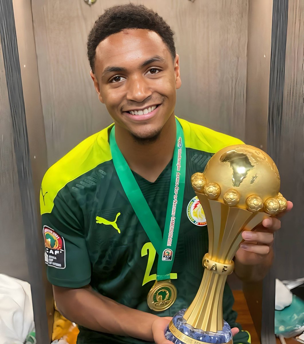 𝑺𝑬𝒀𝑫𝑰𝑵𝑨 tweet media