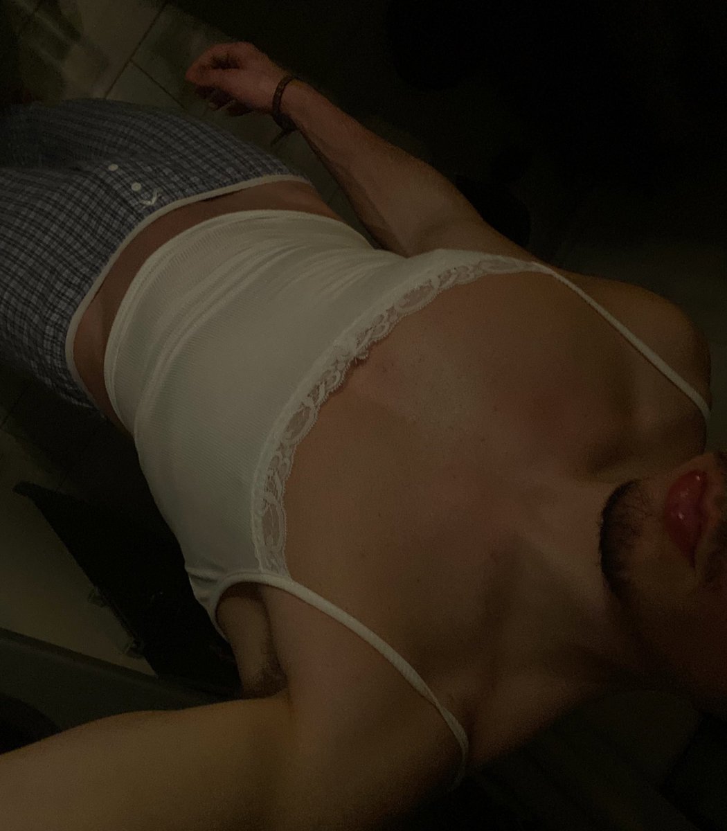 ethan 💋 tweet media