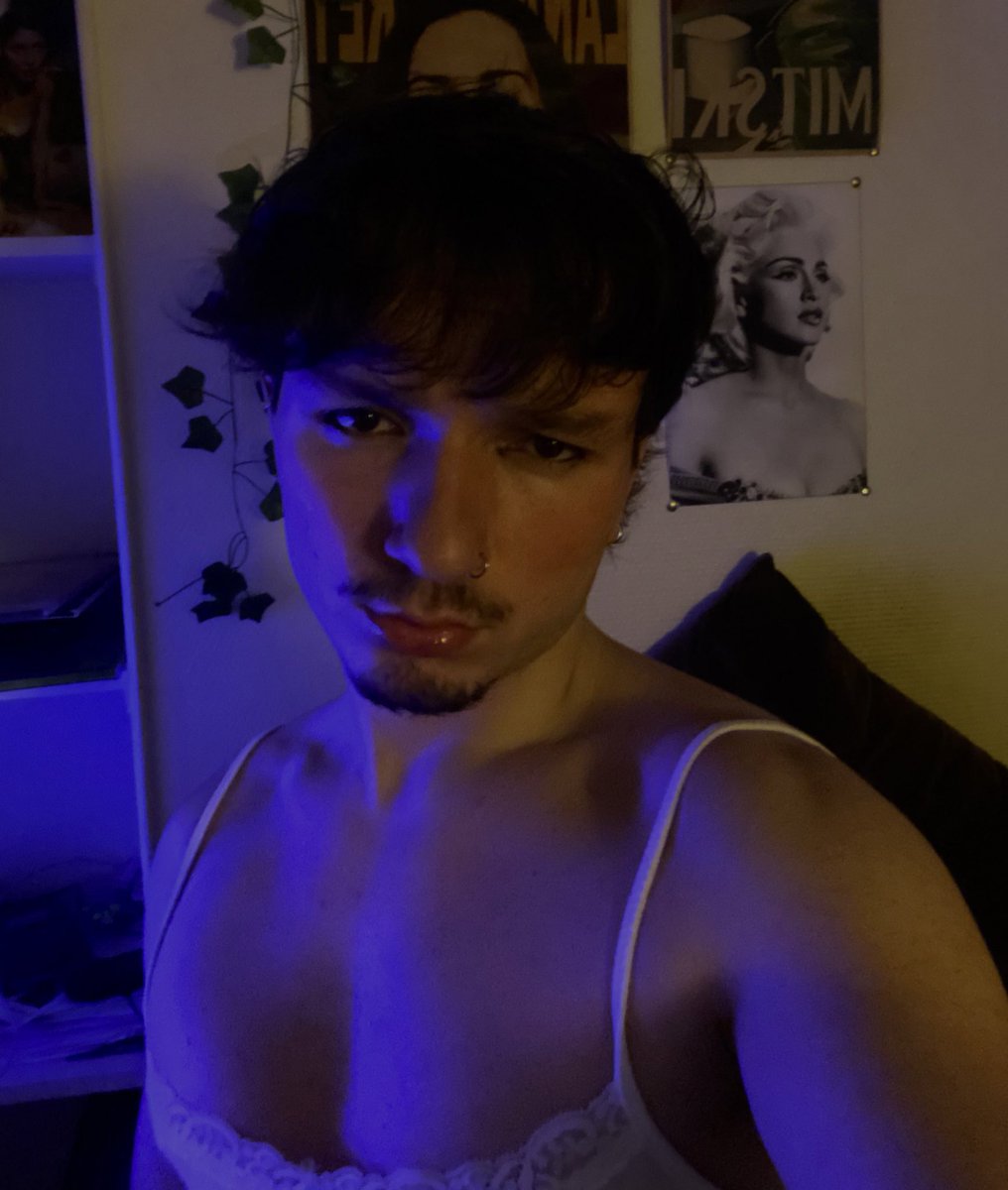 ethan 💋 tweet media