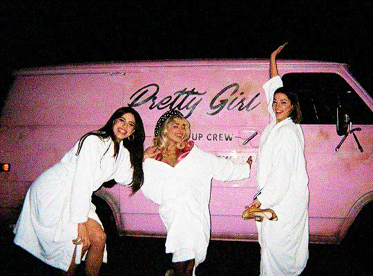 alasca vivi out of context tweet media