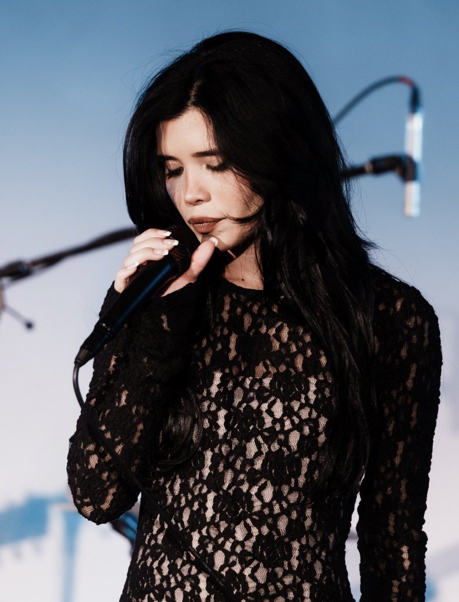 nbarrettARG's tweet photo. 📷 | Nessa Barrett en Los Angeles la primera noche de Vamp Romantic live 🦇

via @stagedhaze en Instagram (1/2) https://t.co/LYMGJnz7WC