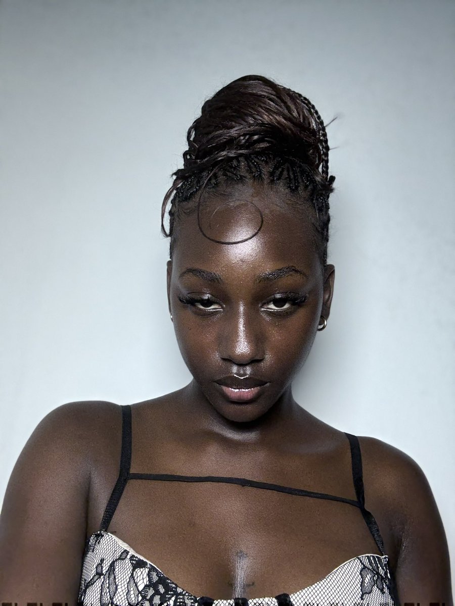 Claire 💙 tweet media