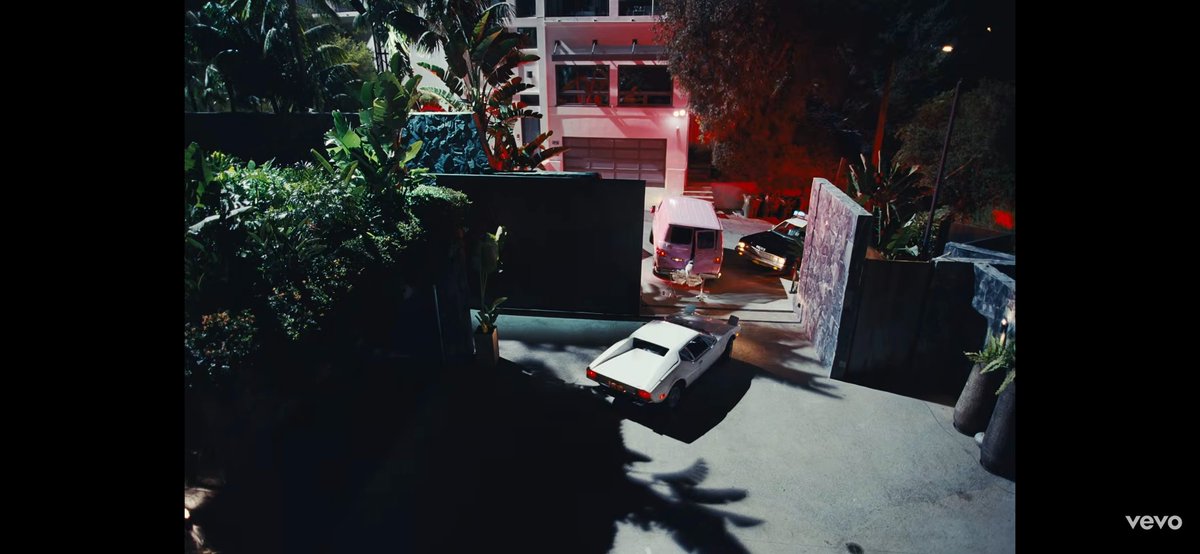 JanaeIsOkay's tweet photo. Sabrina Carpenter's House Tour music video features a Pantera 😍 https://t.co/lBUkSy3PEo