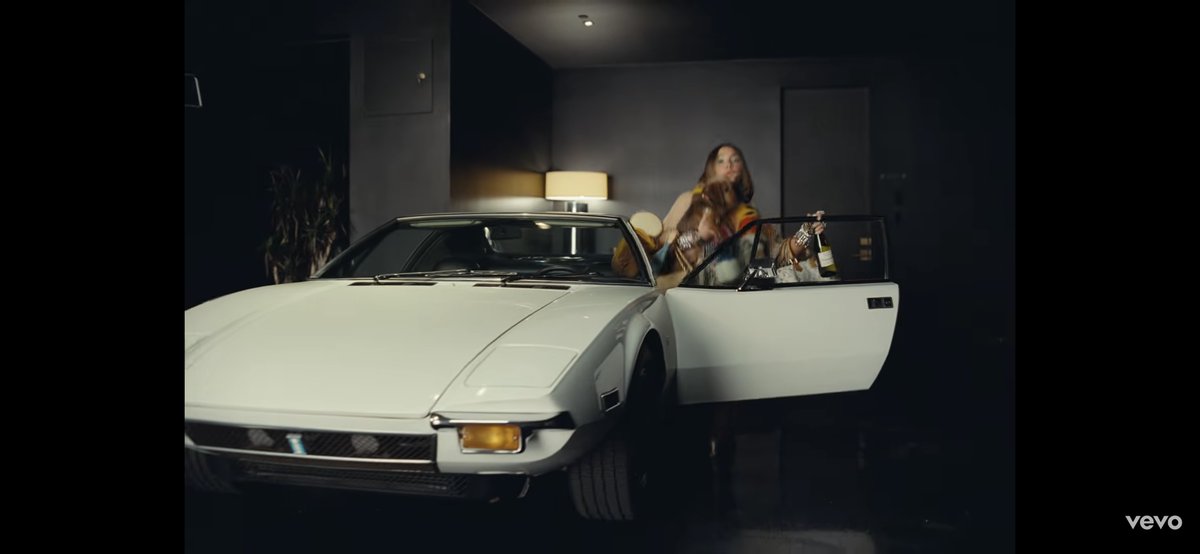 JanaeIsOkay's tweet photo. Sabrina Carpenter's House Tour music video features a Pantera 😍 https://t.co/lBUkSy3PEo