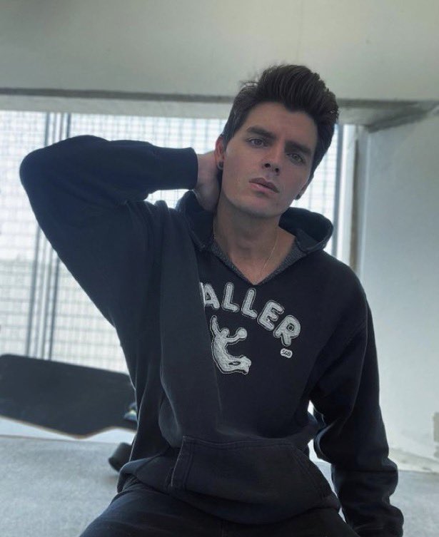 drew 🧙 tweet media