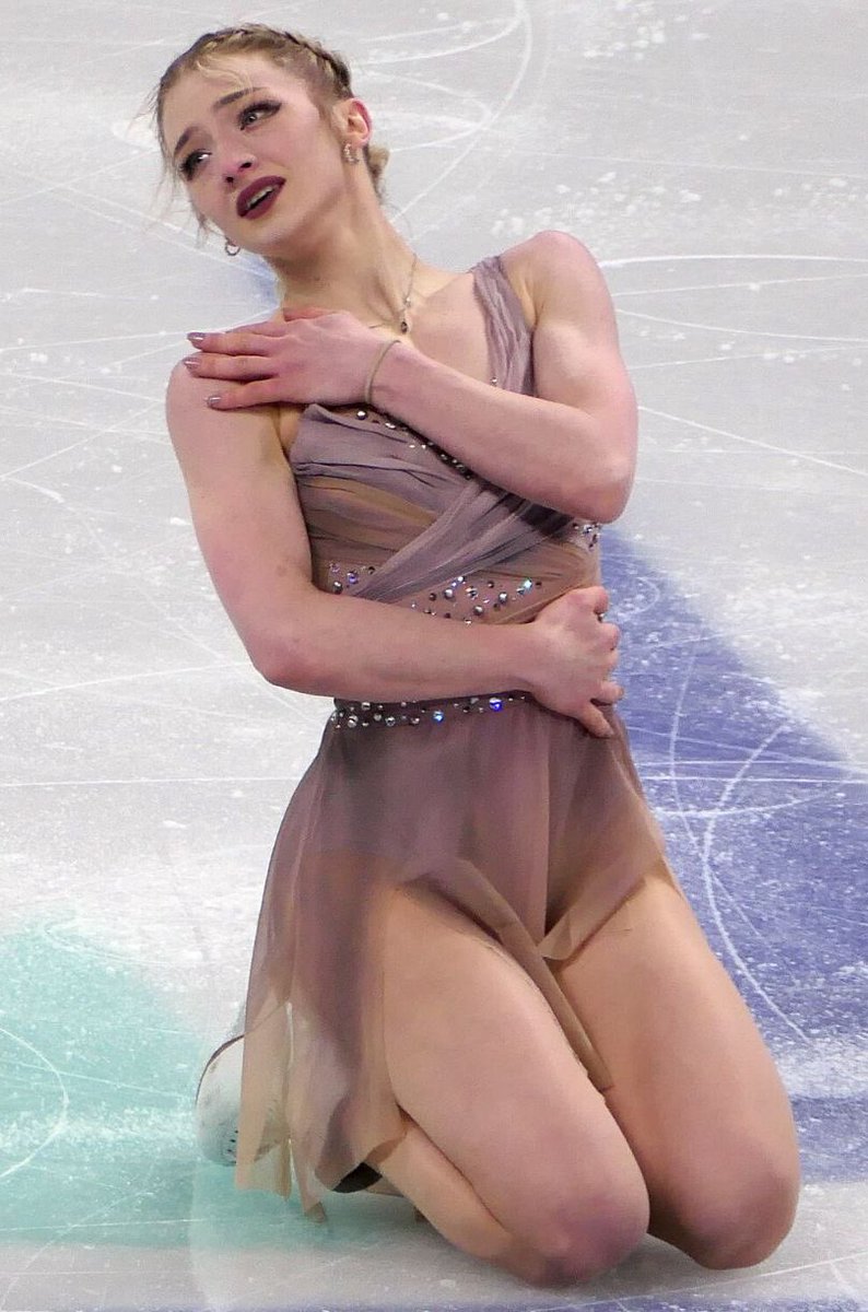 amber glenn shady facts ✧*̣̩⋆̩☽⋆゜ tweet media