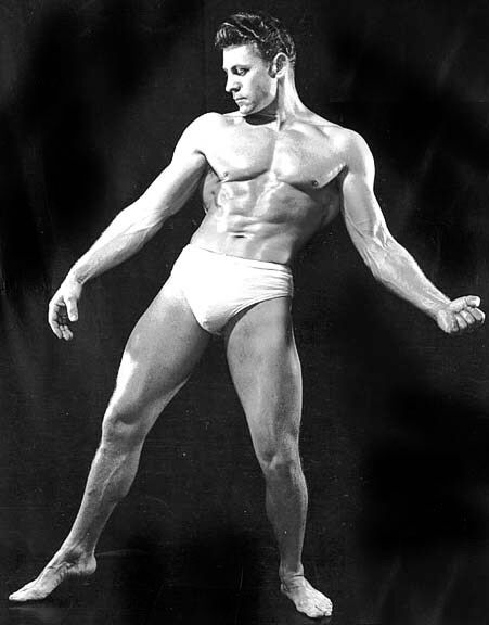 BeefcakePhotos's tweet photo. Muscleman Monday
Glorious men flexing their muscles.
👨Roland Essmaker
📷Unknown
Like and follow for more.
#posingstrap #malemuscle #beefcake #malebeauty #vintagebeefcake #musclemanmonday #bodybuilding #rolandessmaker https://t.co/HeEnKLJyIM
