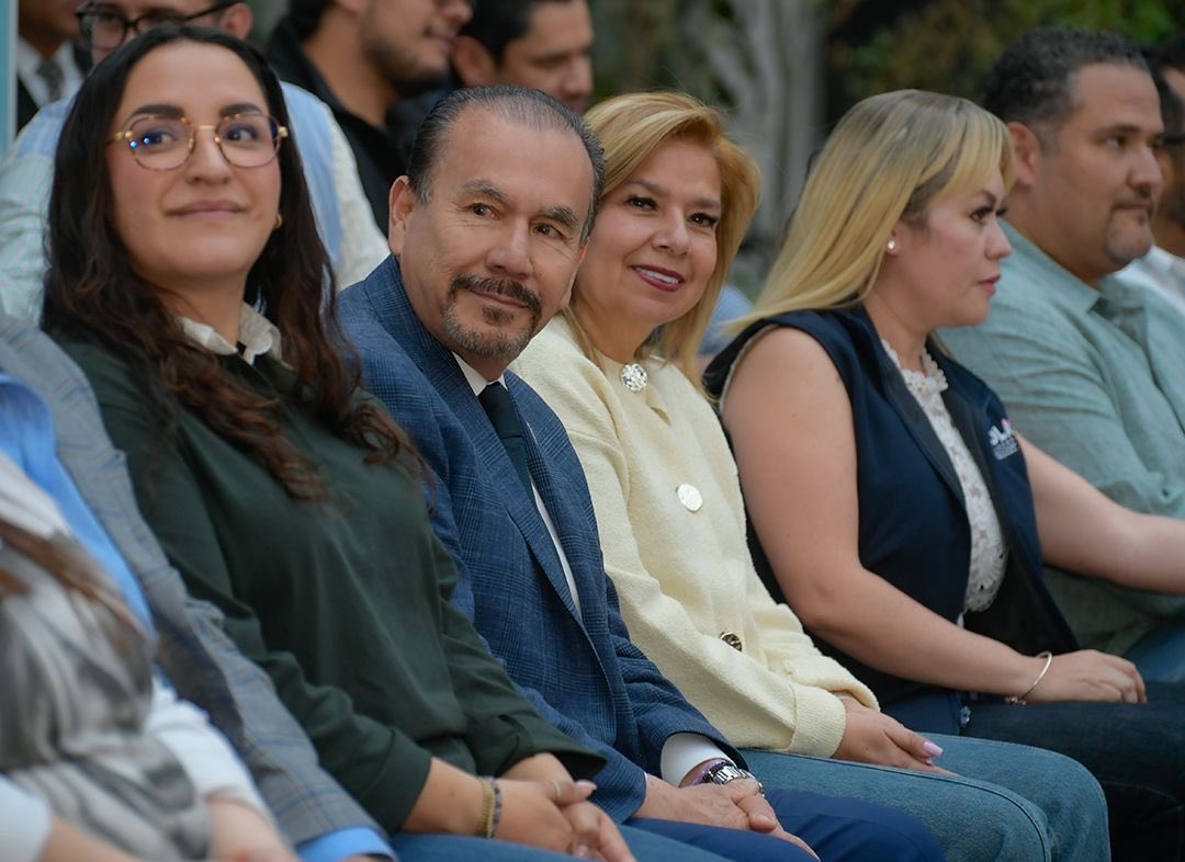 NDP_Noticias's tweet photo. 📢 El alcalde @Pedro_RVillegas entregó apoyos a 80 autoridades auxiliares, reconociendo a 78 COPACIS y 2 delegados por su papel clave en la construcción de políticas públicas y el vínculo directo con las colonias.
Conoce más ⬇️
🔗 https://t.co/rIBEDsXsNv 🌐
#COPACIS https://t.co/5rN8Q61qya