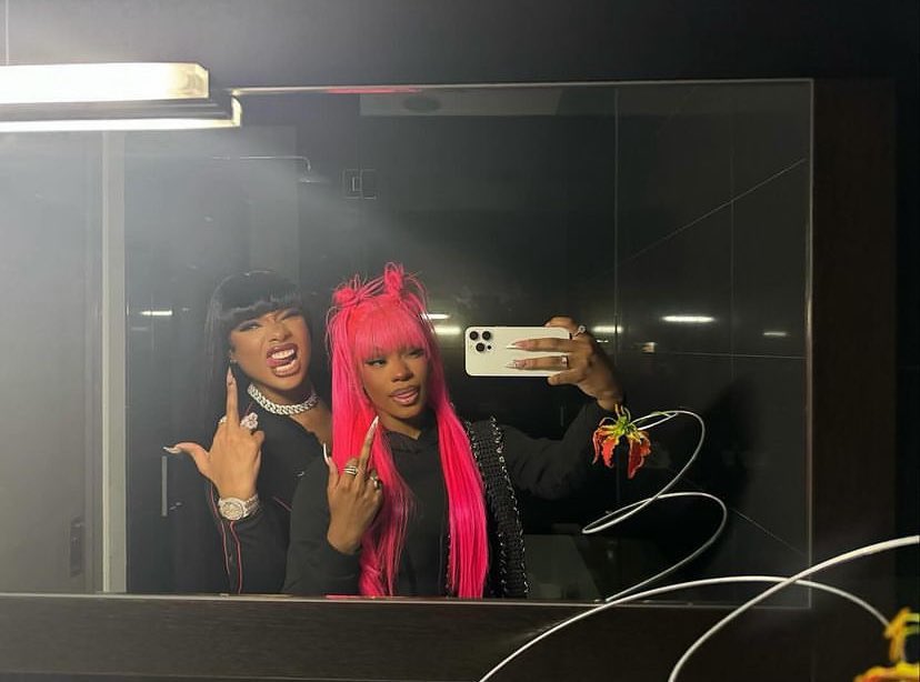 MegansStats's tweet photo. Megan Thee Stallion recently sent Monaleo flowers:  

“I’m thinking of you my girl, I hope you’re feeling better.” https://t.co/gATgWVMk3G