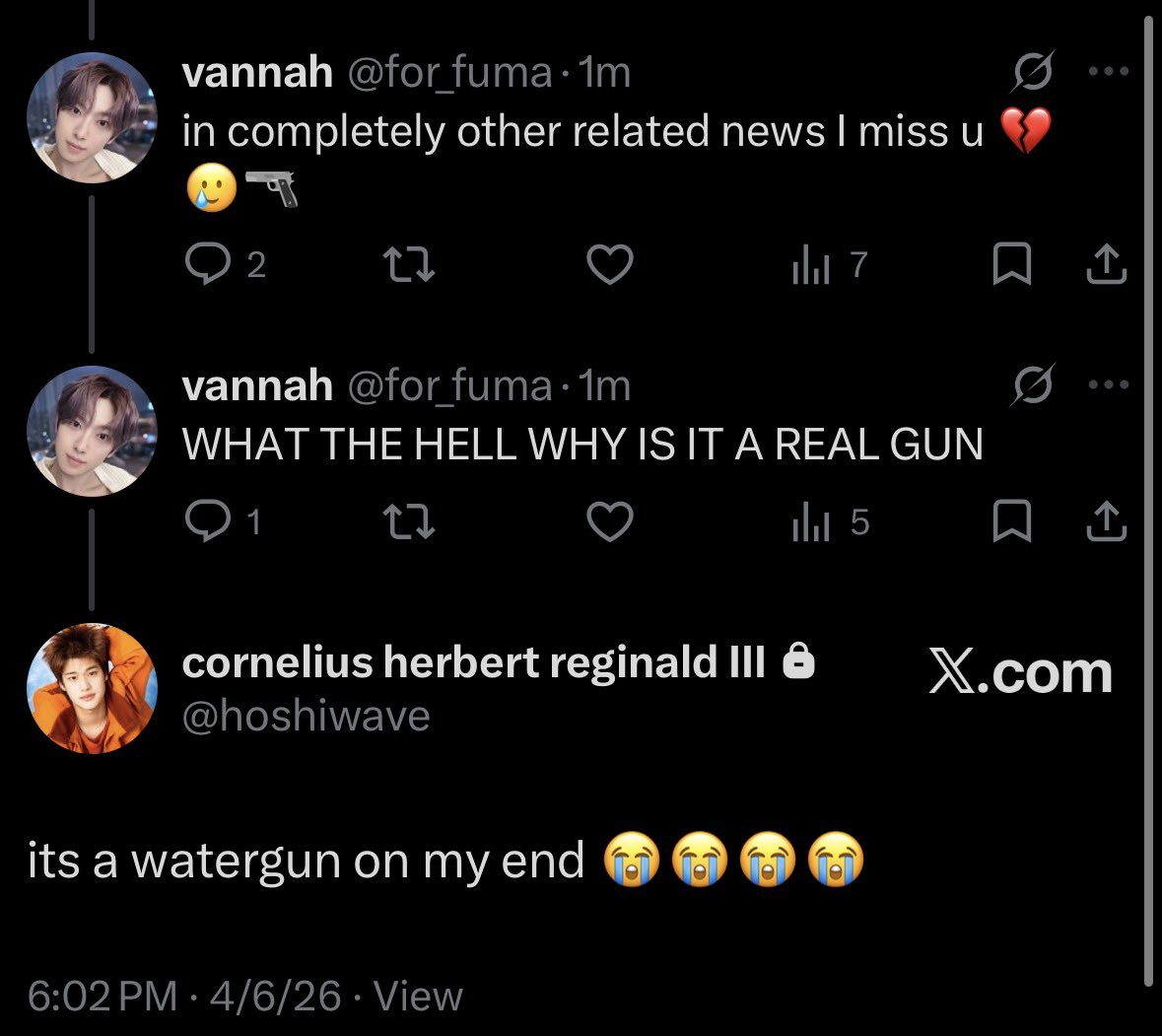 for_fuma's tweet photo. @hoshiwave that was my intention but on my end it looks like pulled out a Glock locked and loaded https://t.co/9HxOfGkvyx