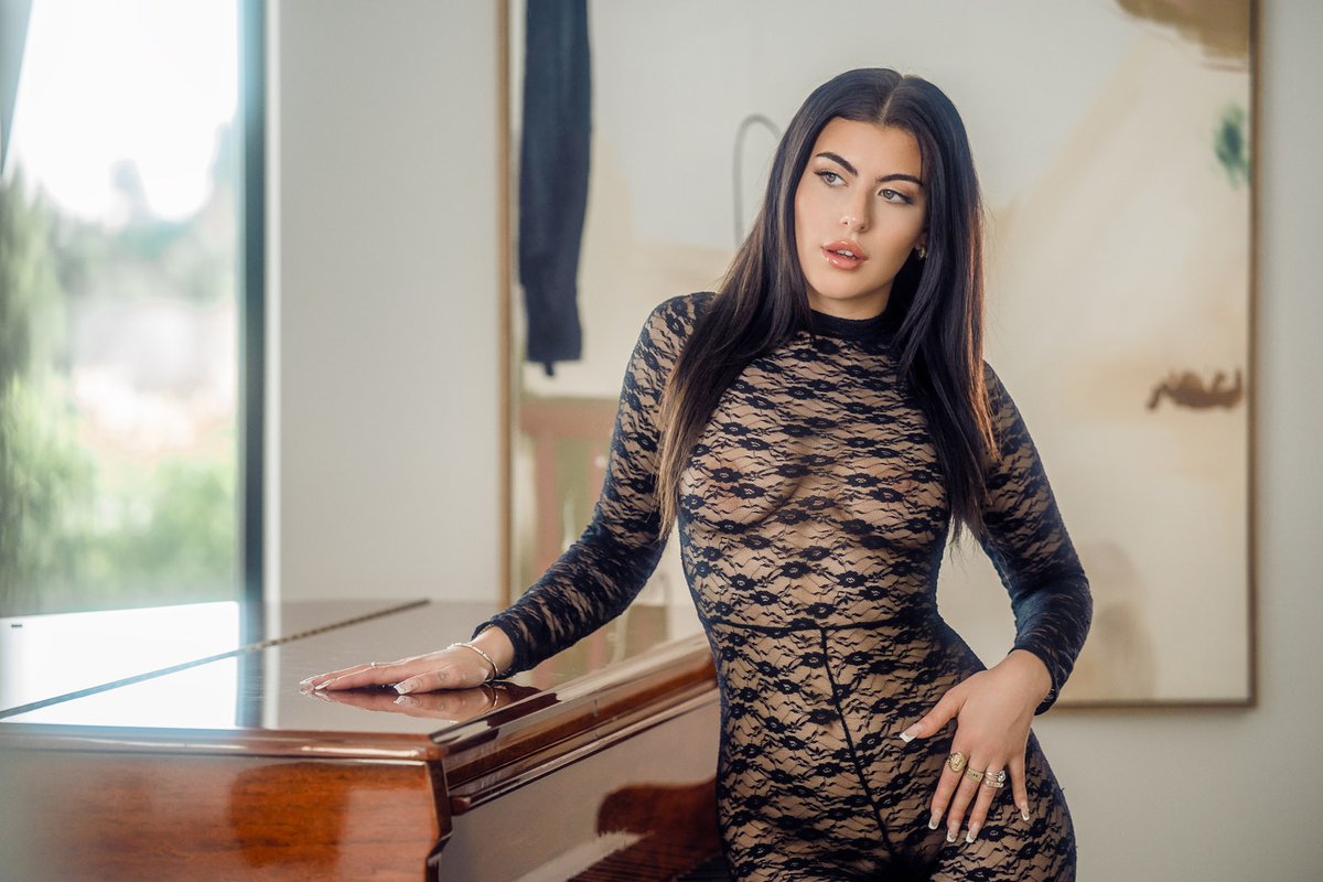 AVNMagazine tweet media