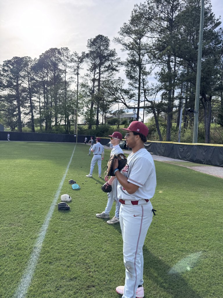 DCCATVOICE's tweet photo. Oak Ridge takes a 1-0 lead on Bearden as @JOEWEBB44 scores on a routine sacrifice  bunt by @CarsonFeagan but Joe never stopped running. He forced a poor throw at third and he scored run number one. https://t.co/paJRlrlIIA