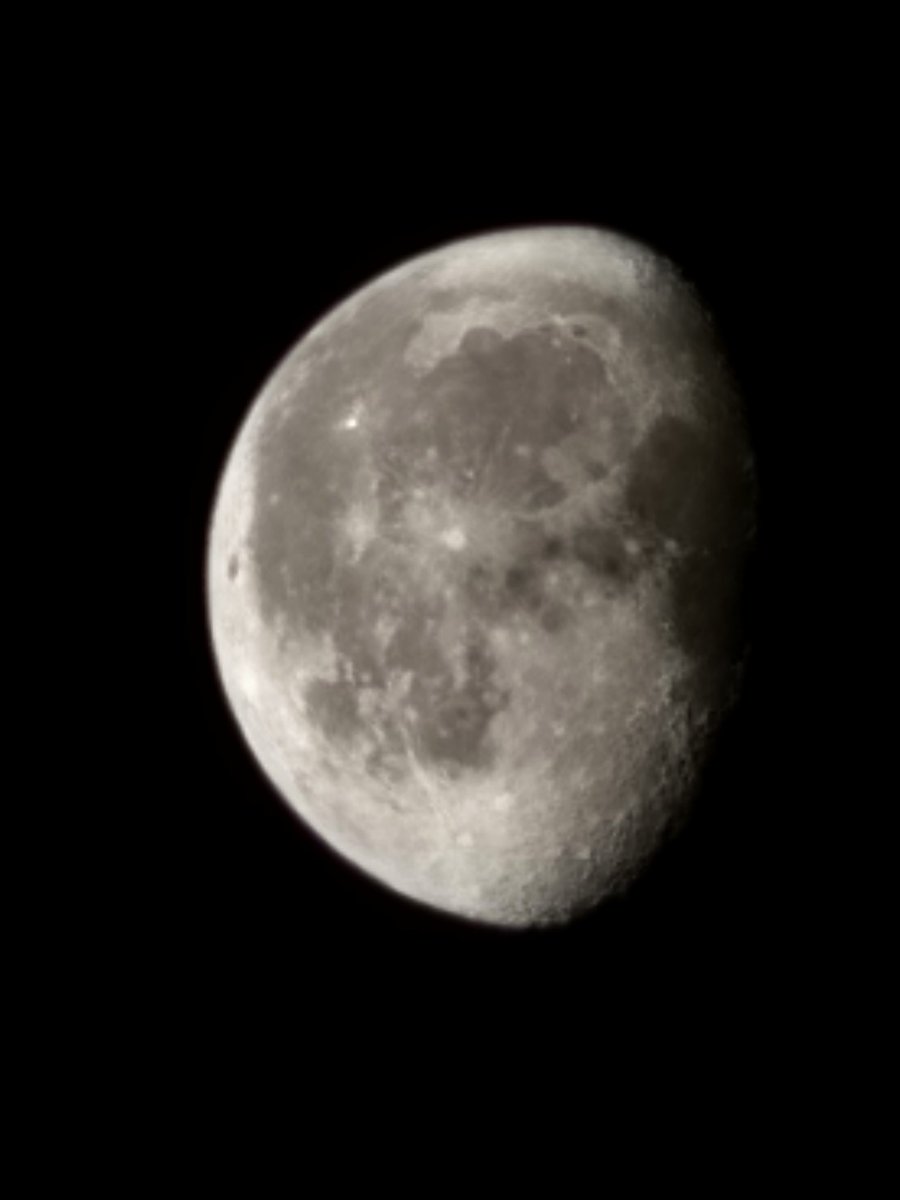 peoniiett's tweet photo. Hello Artemis II,
One moon, one flyby, hopefully every step goes right.
Sincerely,
A human from nowhere
ก่อนสัญญาณ​จะหายไปได้ยินประโยคช่วงสุดท้าย
And to all of you down there on Earth, and around it, We love you from the Moon.
We’ll see you on the other side."
🍀 
#ArtemisII https://t.co/Fq772w65oH