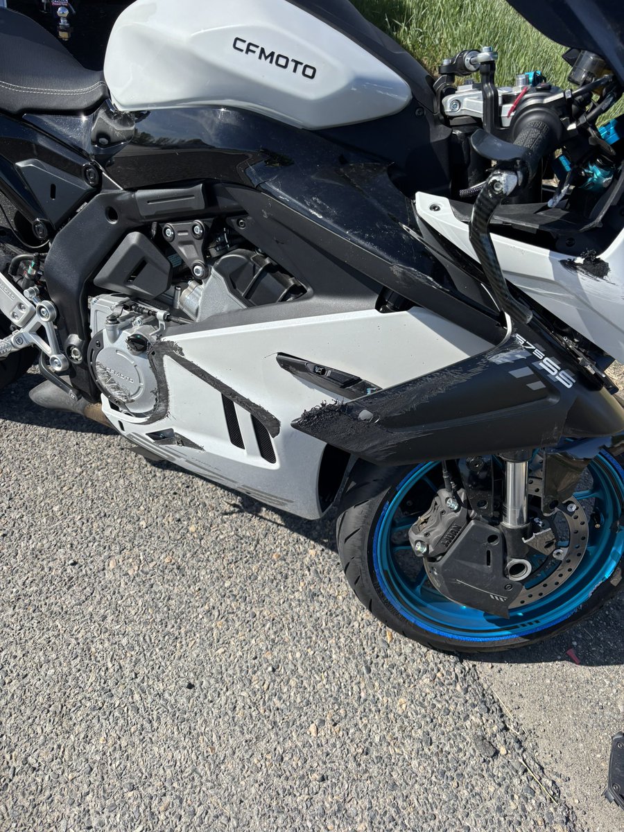 wspd3pio's tweet image. This collision occurred today on WB I182 near mp8 (Pasco).  The roadway is open and the rider was transported with non life threatening injuries to a local hospital. It’s important to always stay alert and maintain a safe following distance.#Collision #Pasco #looktwicesavealife