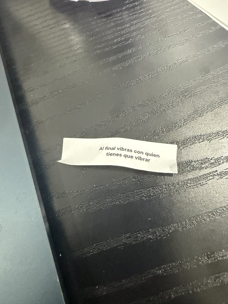 Que la galleta de la suerte del día de hoy tenga razón 🧐