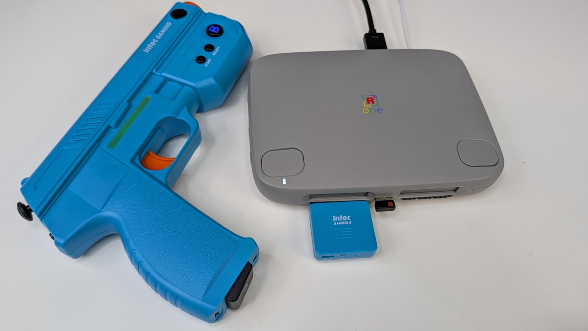 madlittlepixel's tweet photo. Want to play Light Gun games for the PS1 on the FPGA SuperStation One? @StoneAgeGamer has the Time Breaker which is a wireless PS1/PS2 Light gun that works perfectly for GunCon games! They may be out of stock, but you can sign up to be notified for a restock. Vid coming soon. 
Order/wishlist: https://t.co/U776flMFaj