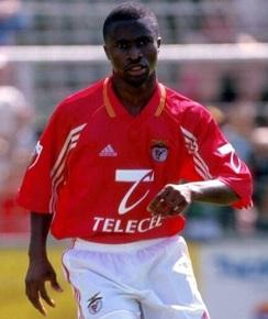 Quando oiço falar no Okongwo, lembro-me desta lenda:

Samuel Okunowo

#NBAnaSPORTTV