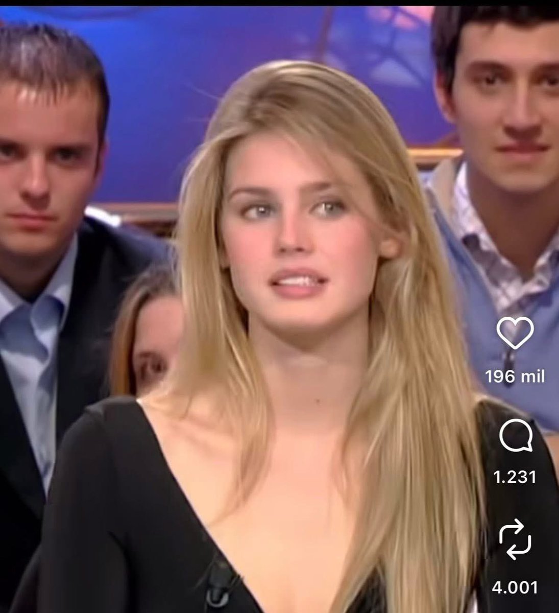 ✞Vηєησ tweet media