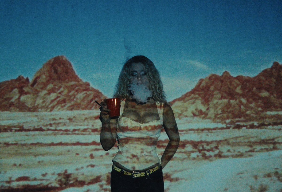 WOR$T GIRL IN AMERICA tweet media