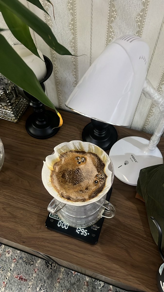 عـمـر tweet media