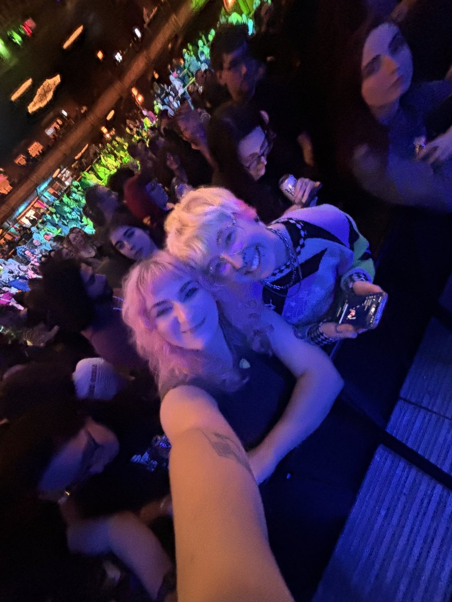 rosie ☆ tweet media