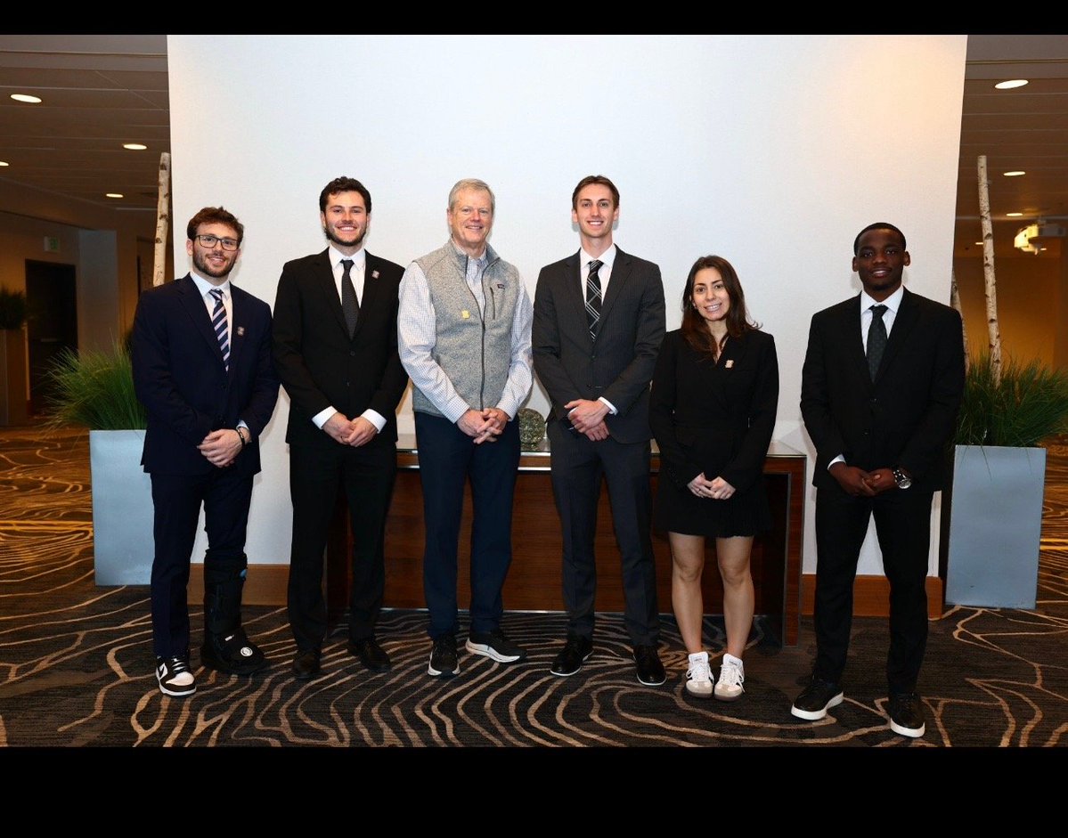 Lou Bezjak tweet media