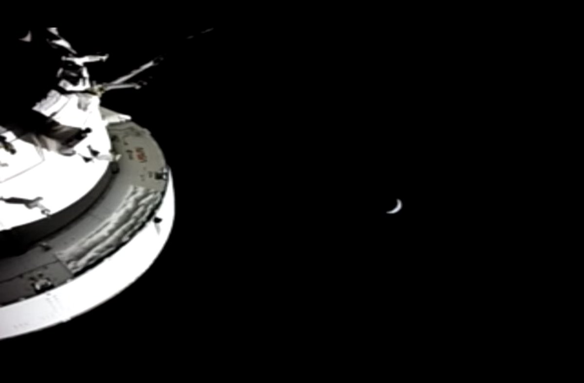 A_Guilson_K's tweet photo. Esa “media Luna” que se ve somos nosotros, en la Tierra.
#ArtemisII
#Orion
#Moon
#MoonFlyby
#DarkSideOfTheMoon https://t.co/KQkUkNTrAJ