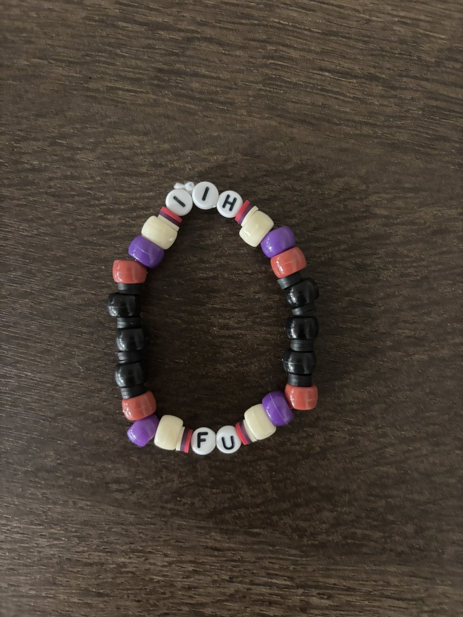 3r0sie3's tweet image. I MADE MORE!!!!!
Bracelets for Tamsy, Corvus, Hii/Fu, and Gris are all officially made!!!! 🥳

#gachiakuta #Tamsy #corvus #fu #hii #gris