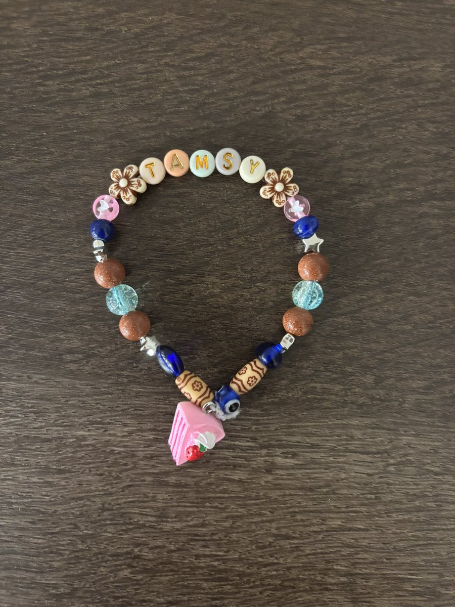 3r0sie3's tweet image. I MADE MORE!!!!!
Bracelets for Tamsy, Corvus, Hii/Fu, and Gris are all officially made!!!! 🥳

#gachiakuta #Tamsy #corvus #fu #hii #gris