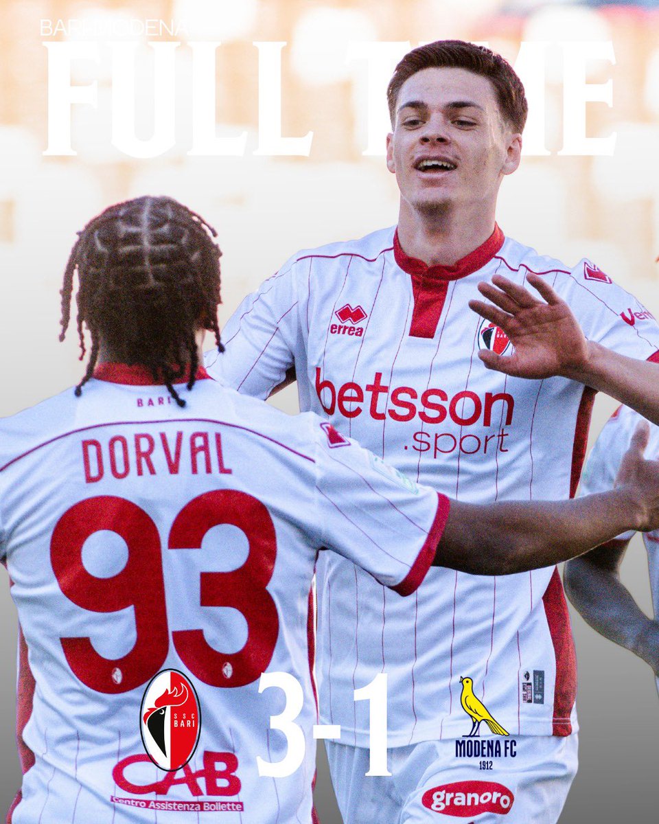 SerieBItaliaBR's tweet photo. PARA VOLTAR AOS TRILHOS!
Jogando em casa, o Bari venceu o Modena, por 3️⃣X1️⃣.
Os 'Galletti' tiveram um pênalti ao seu favor aos 22', após Samuel Wiafe derrubar Emanuele Rao; Gabriele Moncini bateu no canto direito e abriu o placar.
#BariModena https://t.co/UaSk2SRHN8