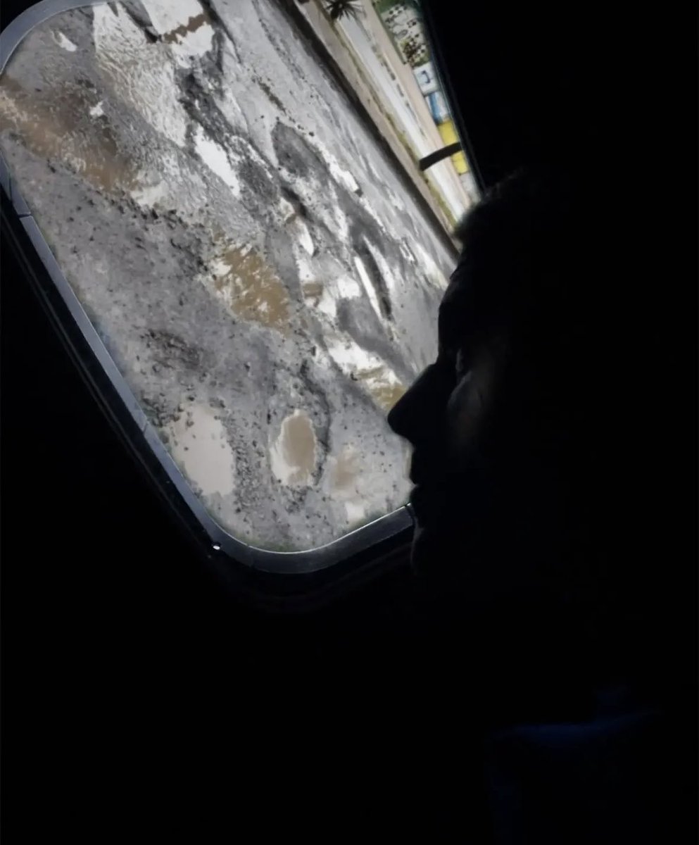 Out of Context Autos Py tweet media