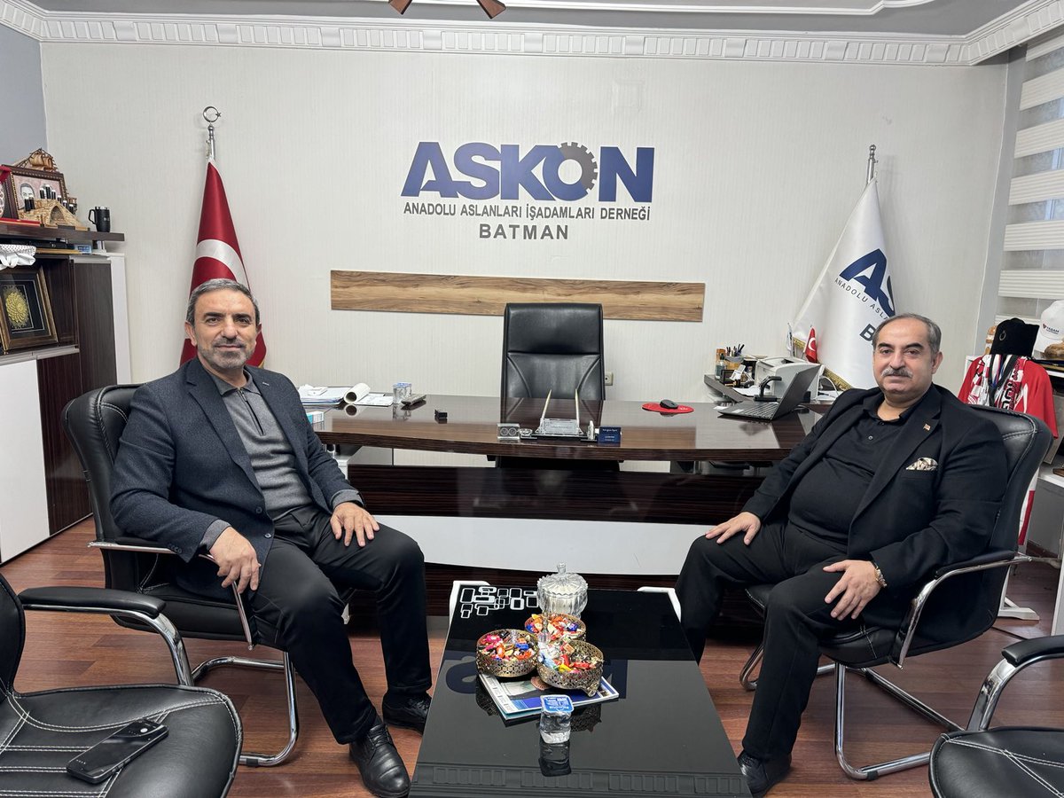 ASKON Batman Başkanı saygıdeğer Dostum iş insanı Selman Nasıroğlu’nu makamında ziyaret ettim. bizlere gösterdiği misafirperverlik ve incelikten ötürü sayın Nasıroğlu’na teşekkürlerimi sunarım.