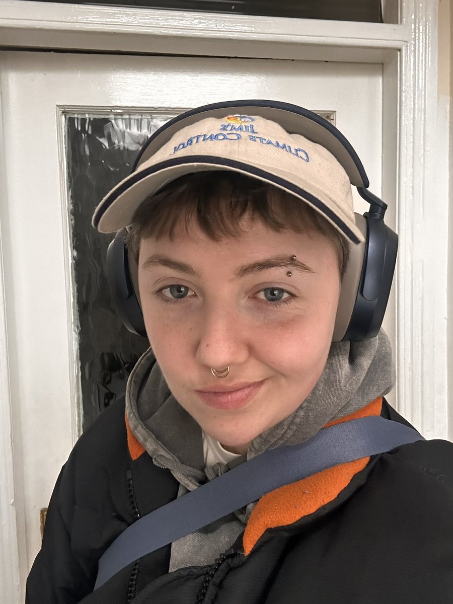 caitsstrap • em • tweet media