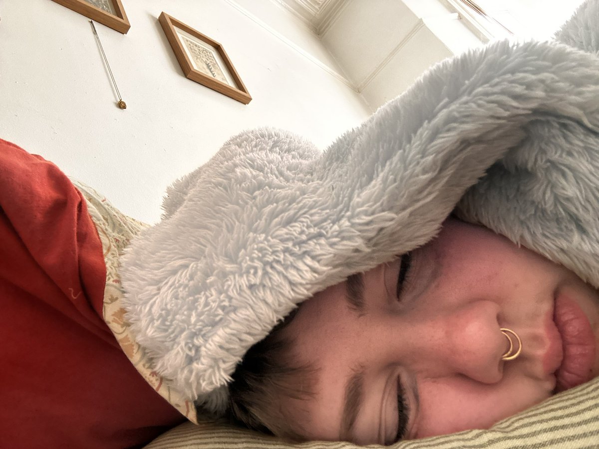 caitsstrap • em • tweet media