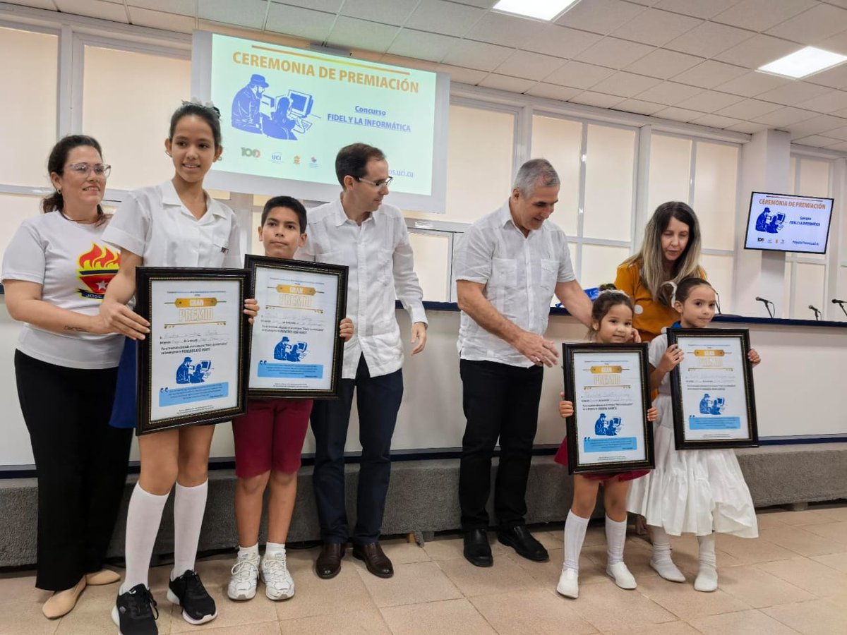 MayraArevich's tweet photo. Participamos hoy en la Premiación del Concurso Infantil “Fidel y la informática” en la @universidad_uci. Nuestros pioneros, con ingenio y pasión, honran el legado de #100AñosConFidel y muestran que el futuro digital de #Cuba está en manos seguras.   
#ConectadosALoNuestro 🇨🇺 https://t.co/KnykuV86tf